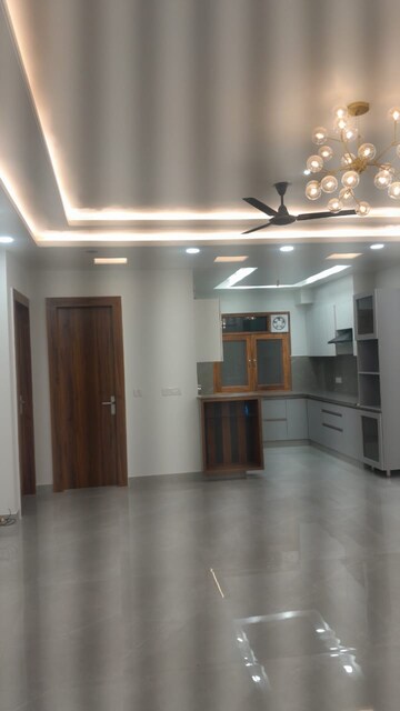 Living Room in 3 BHK Builder Floor at Vipul World Floors, Sector 48 – for Rent
