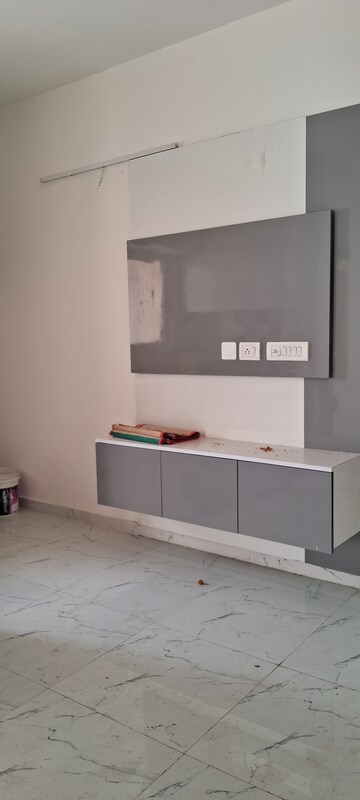 Room in 2 BHK Apartment at Signature Global Proxima, Sector 89 – for Rent