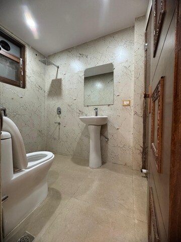 Bathroom in 3 BHK Builder Floor at Palm Residency Chhatarpur, Chattarpur – for Rent