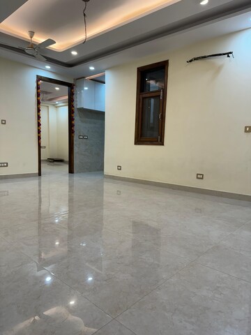 Living Room in 3 BHK Builder Floor at Palm Residency Chhatarpur, Chattarpur – for Rent