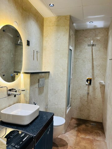 Furnished Amenities in 3 BHK Apartment at DLF City Phase III, Sector 24 – for Rent
