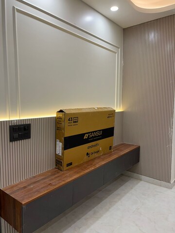 Furnished Amenities in 3 BHK Apartment at DLF City Phase III, Sector 24 – for Rent