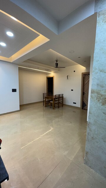 Room in 3 BHK Apartment at DLF City Phase III, Sector 24 – for Rent