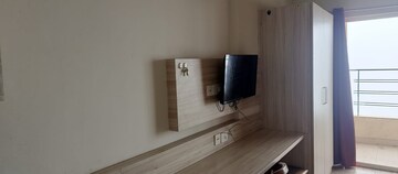 Furnished Amenities in 1 BHK Apartment at Paramount Golfforeste, Zeta I Greater Noida – for Rent