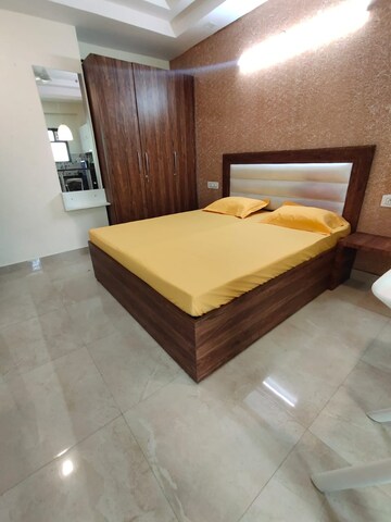 Bedroom in 1 RK Builder Floor at Ansal Sushant Lok I, Sector 43 – for Rent