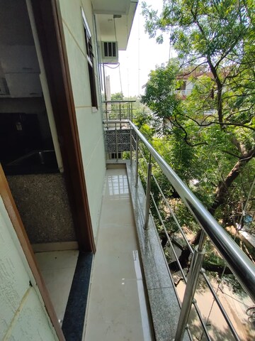 Balcony in 1 RK Builder Floor at Ansal Sushant Lok I, Sector 43 – for Rent