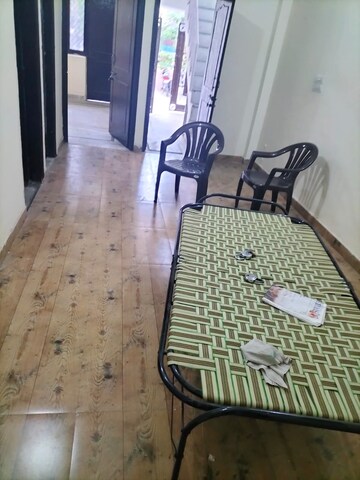 Bedroom in 1 BHK Apartment at Mansarovar Park – for Rent