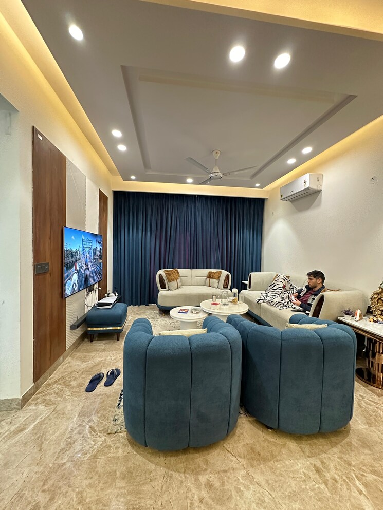 Master Bedroom, ss-mayfield-gardens 3.5 Bedroom 263 Sq.Yd. Builder Floor In Sector 51 Gurgaon 8130776