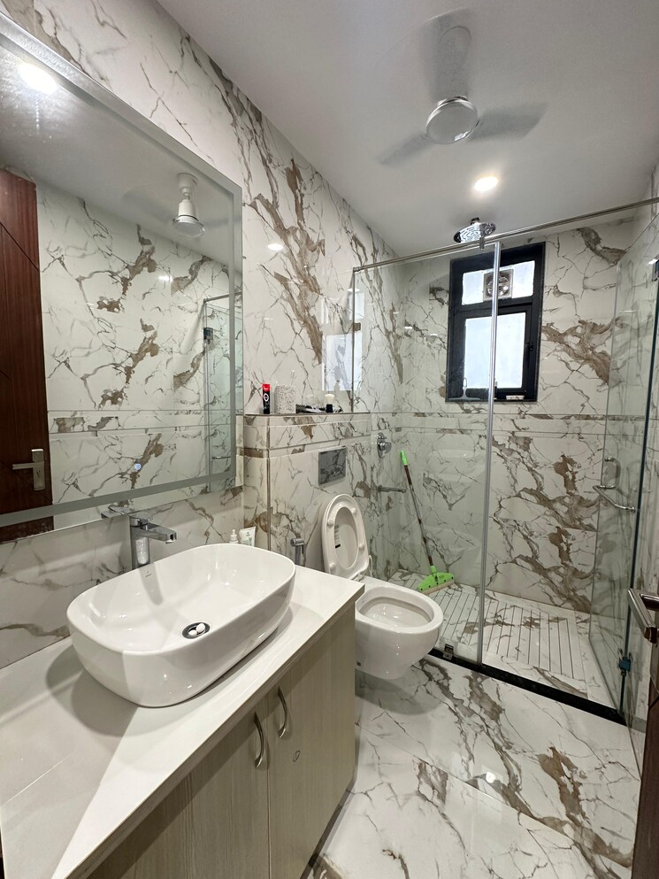 Master Bedroom, ss-mayfield-gardens 3.5 Bedroom 263 Sq.Yd. Builder Floor In Sector 51 Gurgaon 8130776