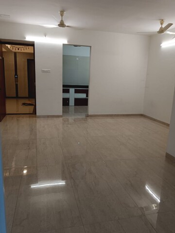 Room in 1 BHK Apartment at Mansarovar Park – for Rent