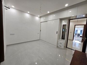 Room in 3 BHK Apartment at Peer Mucchalla – for Sale