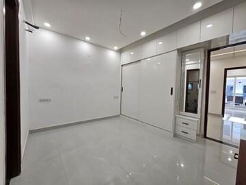 Room in 3 BHK Apartment at Peer Mucchalla – for Sale