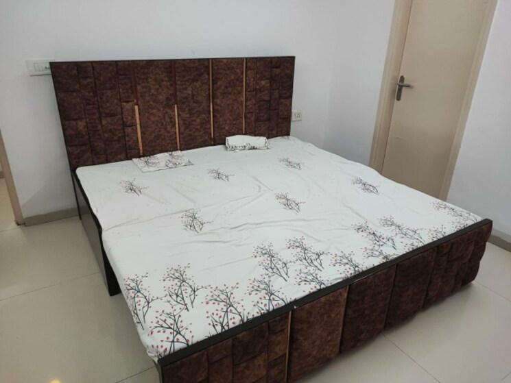Bedroom, tulip-violet 4 Bedroom 2010 Sq.Ft. Apartment In Sector 69 Gurgaon 8130845
