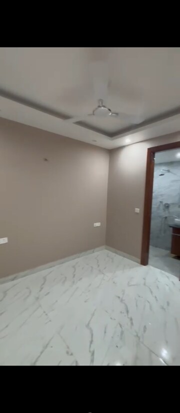 Room in 2 BHK Builder Floor at Vasant Kunj – for Rent