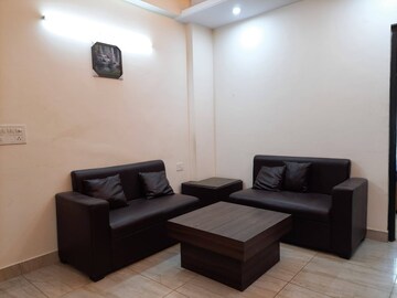 Living Room in 1 BHK Builder Floor at Ansal Sushant Lok I, Sector 43 – for Rent