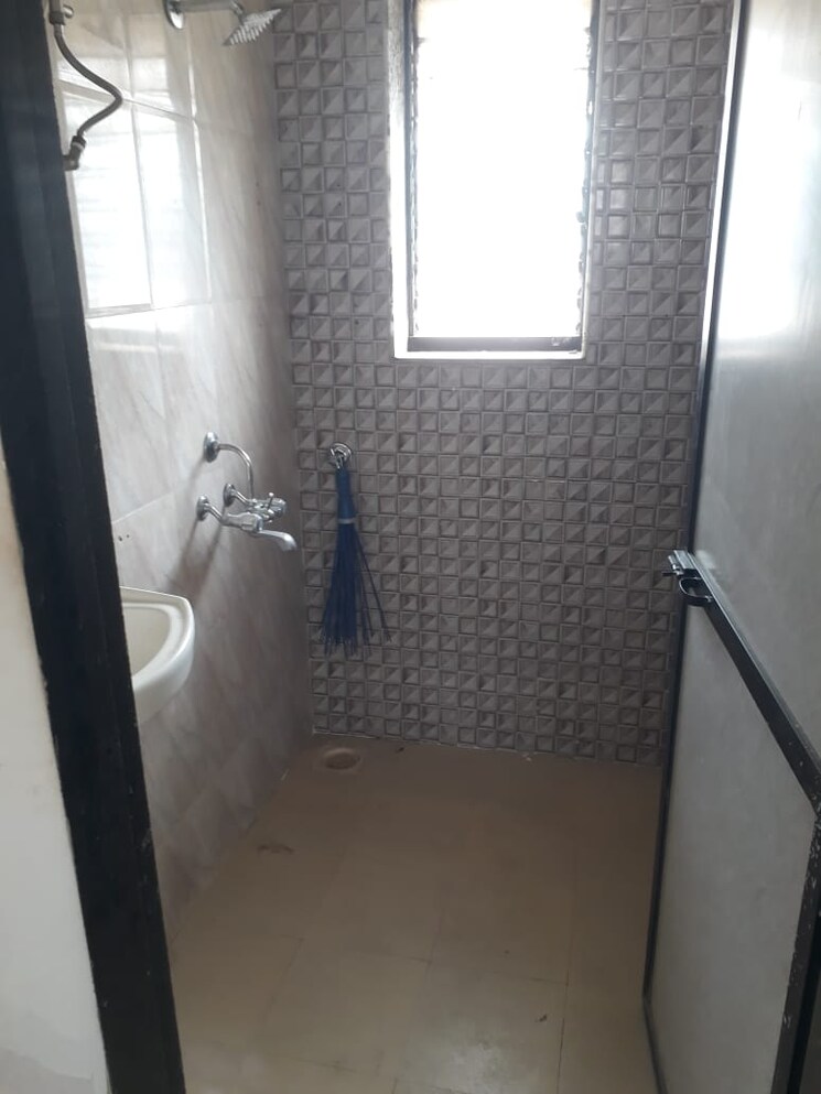 Bathroom, kabra-maheshwari-nagar 1 Bedroom 410 Sq.Ft. Apartment In Andheri East Mumbai 8130882