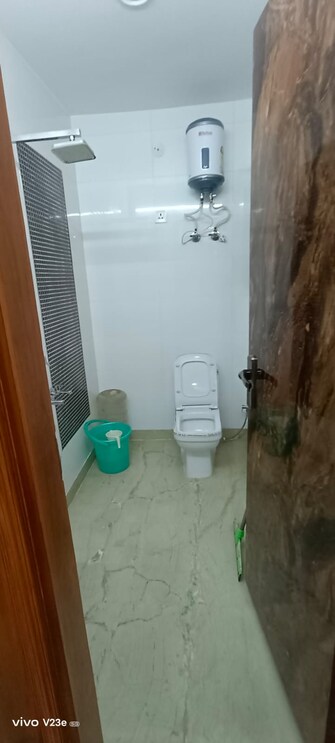 3 BHK Builder Floor For Rent in Nirman Vihar Delhi  8130936