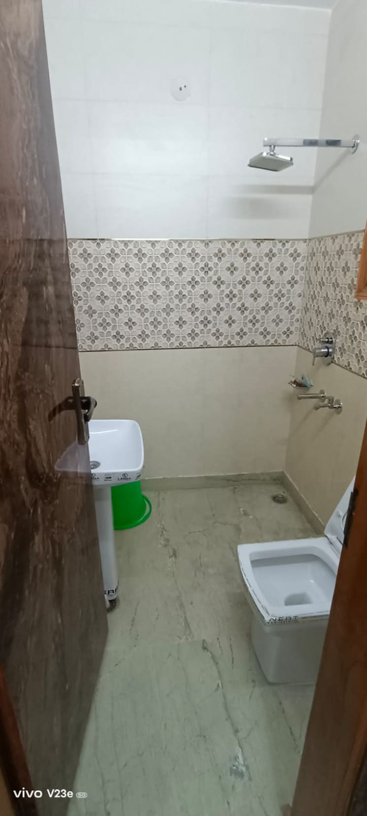 Bathroom, nirman vihar 3 Bedroom 1300 Sq.Ft. Builder Floor In Nirman Vihar Delhi 8130936