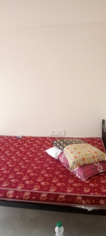 Bedroom in 1.5 BHK Apartment at Earth Vintage, Dadar West – for Rent