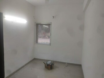 Room in 2.5 BHK Apartment at Spaze Privy, Sector 72 – for Rent