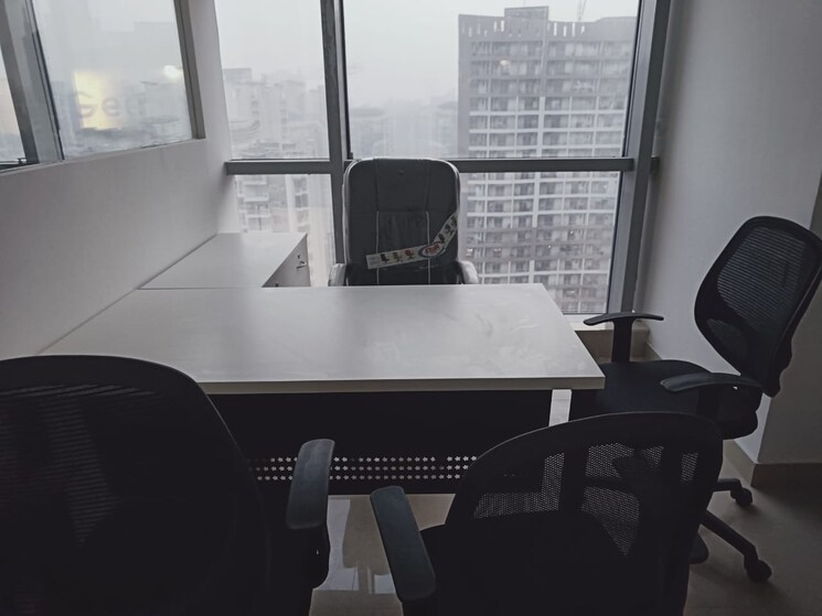 Team Area, wave-one Commercial Office Space 800 Sq.Ft. In Sector 18 Noida 8131014