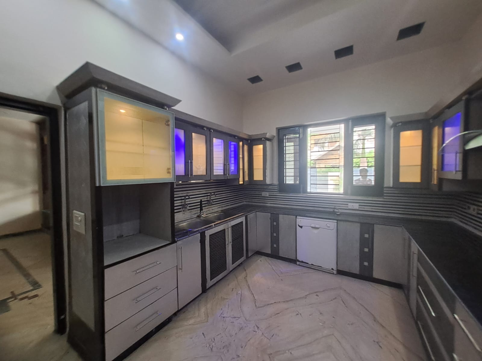 5 BHK + Pooja Room,Servant Room,Extra Room Villa For Sale in Ferozepur Road