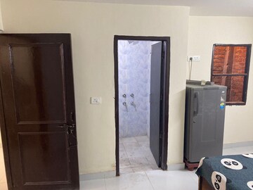 Room in 1 BHK Builder Floor at Ansal Sushant Lok I, Sector 43 – for Rent