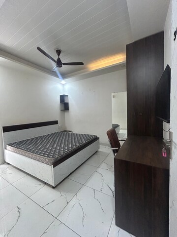 Bedroom in 1 RK Builder Floor at Ansal Sushant Lok I, Sector 43 – for Rent