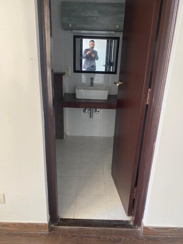 Building Lobby in 1 BHK Builder Floor at Sector 31 – for Rent