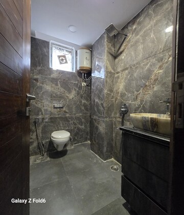 Bathroom in 3 BHK Apartment at Palm Residency Chhatarpur, Chattarpur – for Rent