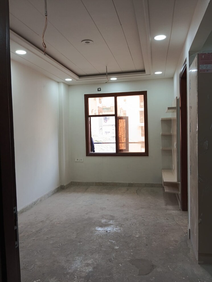Room, rohini sector 25 3 Bedroom 900 Sq.Ft. Builder Floor In Rohini Sector 25 Delhi 8131206