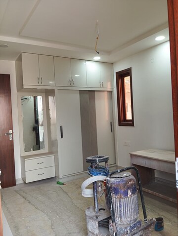 Room in 3 BHK Builder Floor at Rohini Sector 25 – for Sale