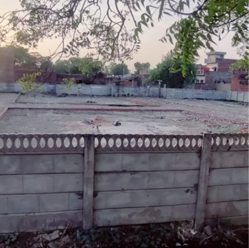  Plot For Sale in Gosainganj