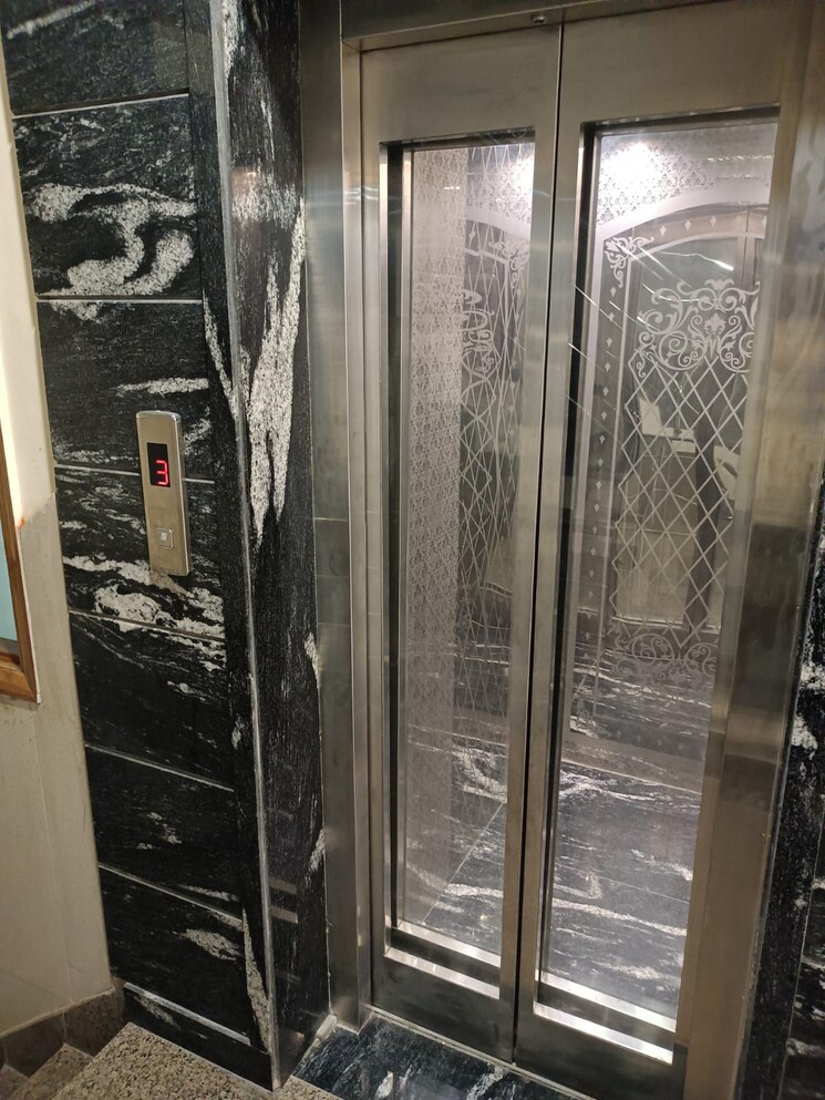 undefined, preet vihar 3 Bedroom 1300 Sq.Ft. Builder Floor In Preet Vihar Delhi 8131227