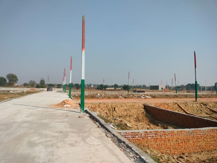 undefined, upsidc site b  60 Sq.Yd. Plot In Upsidc Site B Greater Noida 8131277