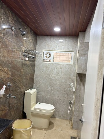 Bathroom in 1 BHK Apartment at Mansarovar Park – for Rent