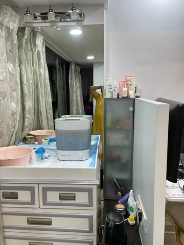 Furnished Amenities in 3 BHK Apartment at Vile Parle West – for Rent