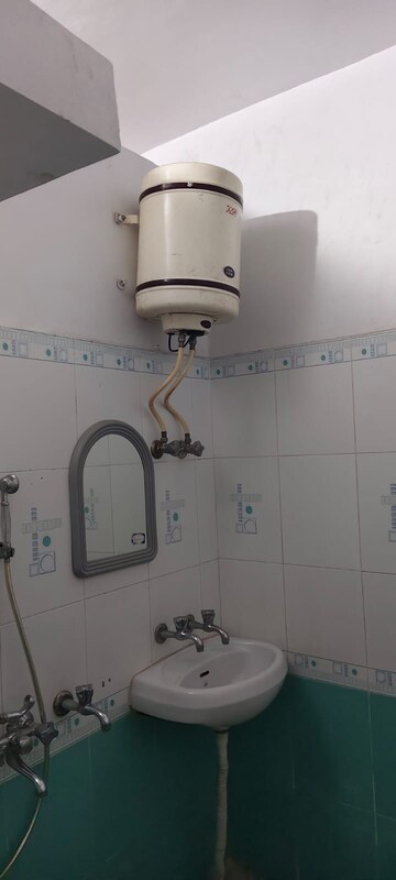 Bathroom in 2 BHK Independent House at Gomti Nagar – for Rent