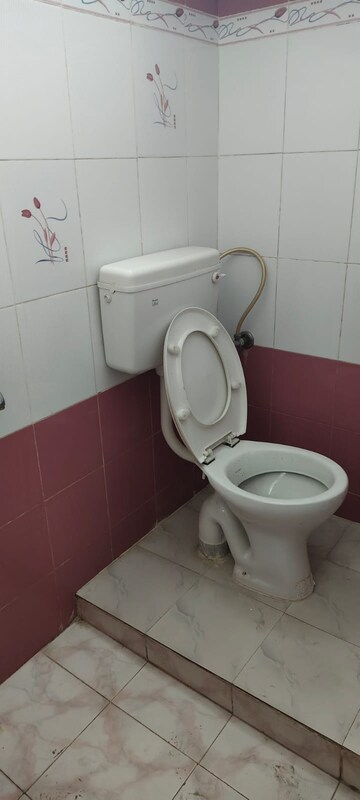 Bathroom in 2 BHK Independent House at Gomti Nagar – for Rent