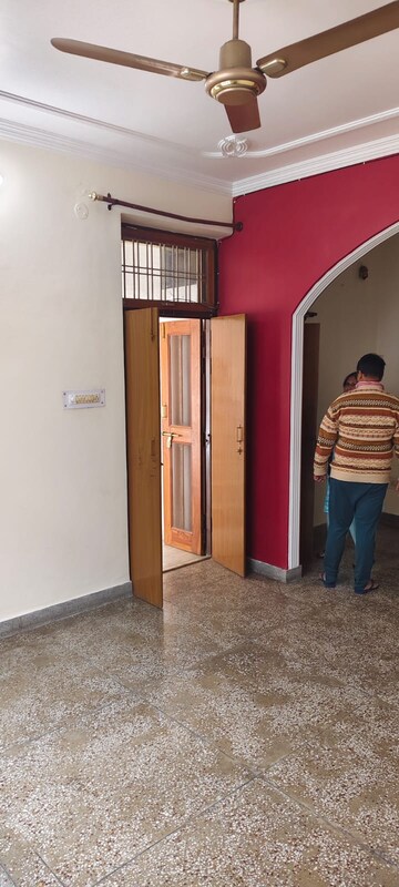 Building Lobby in 2 BHK Independent House at Gomti Nagar – for Rent