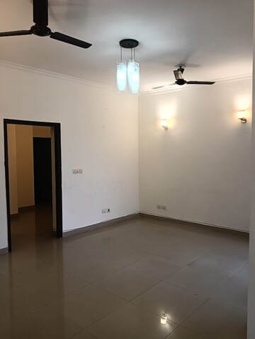 Room in 3 BHK Apartment at Ansal Sushant Estate, Sector 52 – for Rent
