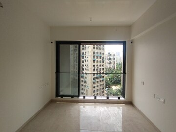 Room in 4 BHK Apartment at Dosti Eastern Bay, Wadala – for Rent