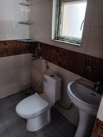 Bathroom in 2.5 BHK Apartment at Ajnara Grand Heritage, Sector 74 – for Rent