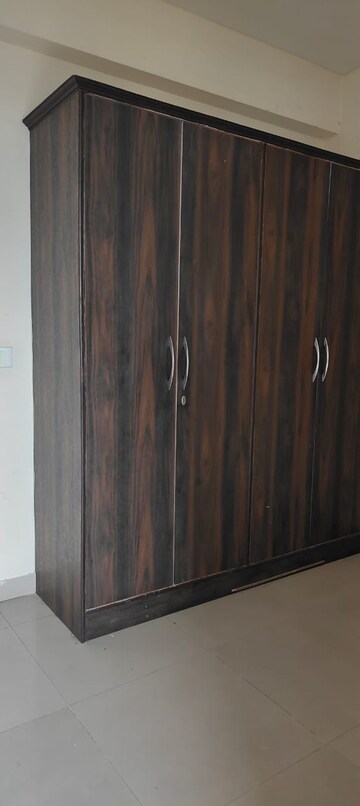 Furnished Amenities in 2.5 BHK Apartment at BPTP Mansions, Sector 66 – for Sale