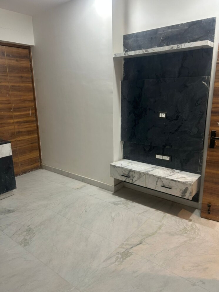 Room, ramesh nagar 2 Bedroom 900 Sq.Ft. Builder Floor In Ramesh Nagar Delhi 8131729