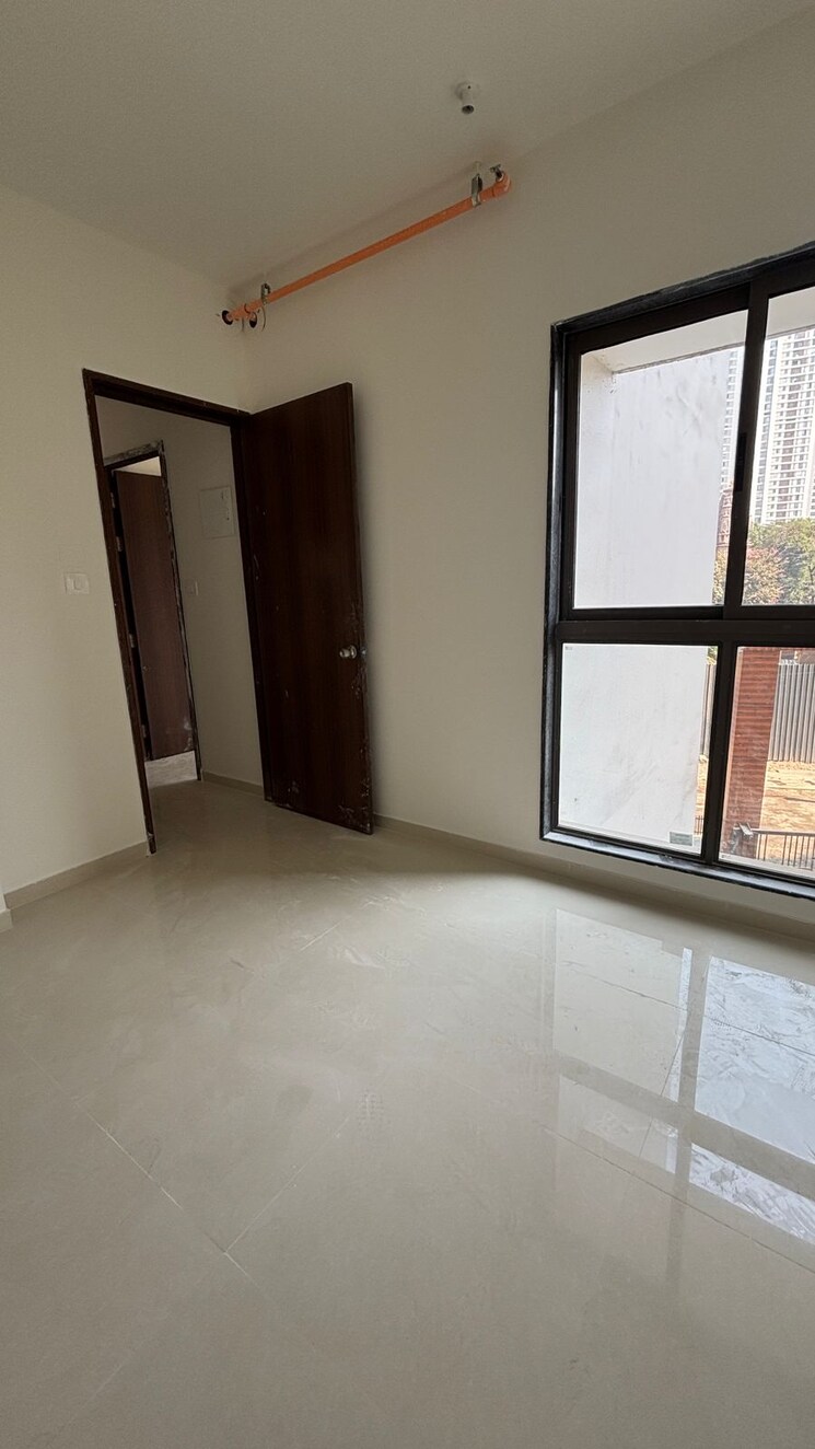 Room, runwal-eirene-phase-2 2 Bedroom 700 Sq.Ft. Apartment In Balkum Pada Thane 8131766