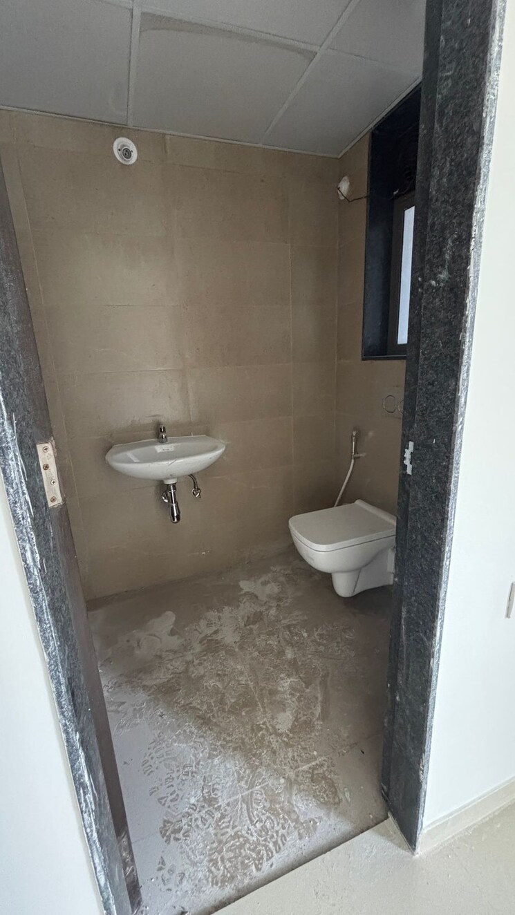 Bathroom, runwal-eirene-phase-2 2 Bedroom 700 Sq.Ft. Apartment In Balkum Pada Thane 8131766
