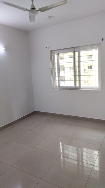 Room in 3 BHK Apartment at Mantri Celestia, Gachibowli – for Rent