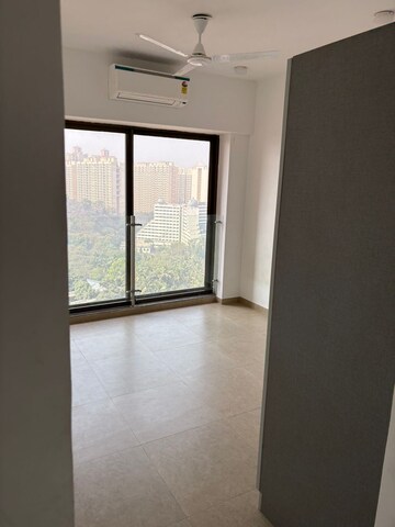 Room in 3 BHK Apartment at Kanakia Silicon Valley, Powai – for Rent