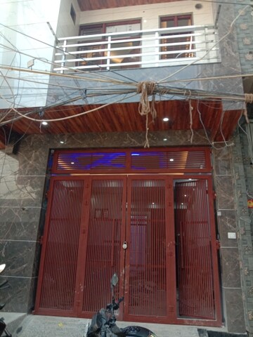 Furnished Amenities in 2.5 BHK Independent House at Dwarka Mor – for Sale